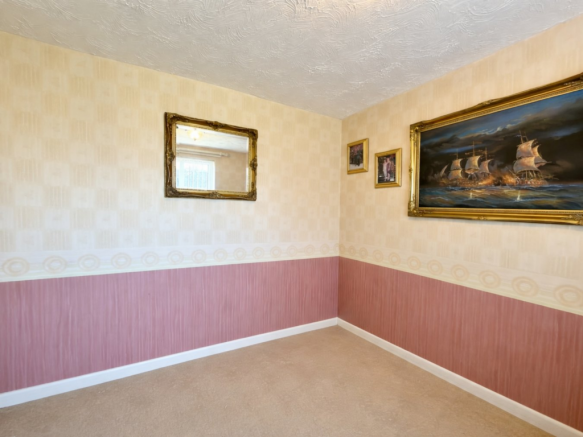 4 bed Detached for sale Image 6