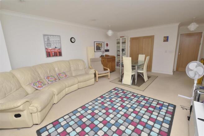 Lounge 2