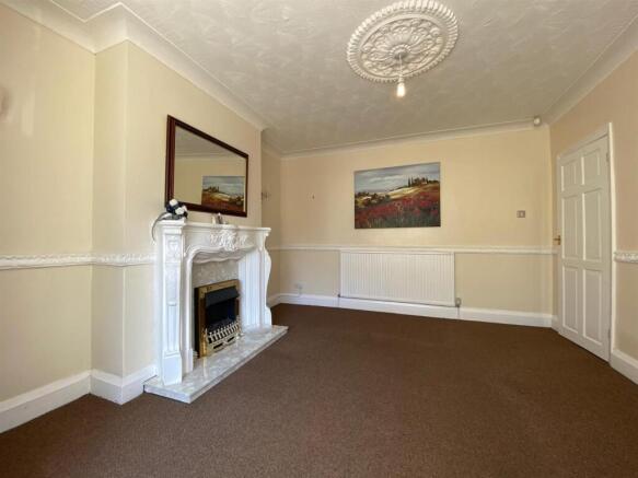 3 bed Semi-Detached to rent Image 8