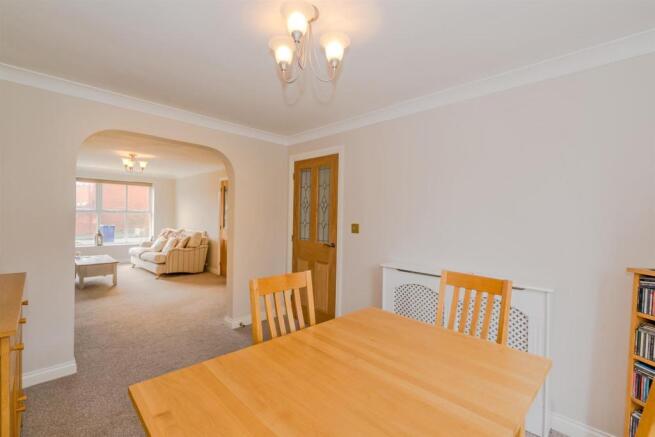 35 Beaumont Way Ws11