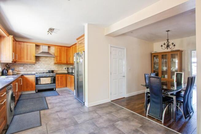 6 bed Semi-Detached for sale Image 10