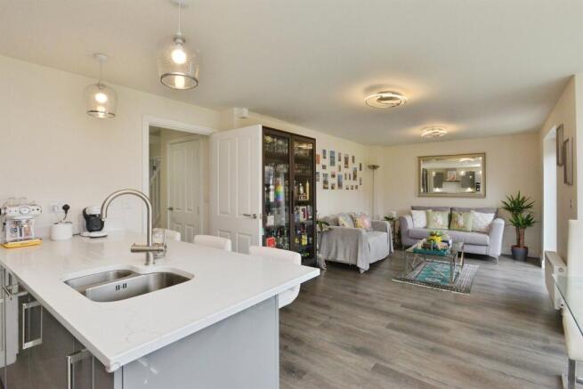 Crick Close, Hanslope, Milton Keynes photo 4