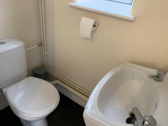 Cloakroom/wc