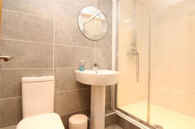5 bed Detached for sale Image 11