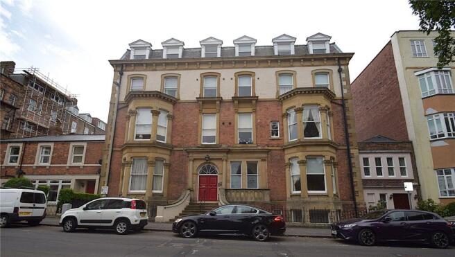 2 bed Apartment to rent in scarborough