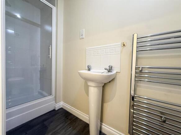 3 bed Town House for sale Image 5