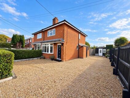 Manor Road, New Milton, Hampshire. BH25 5ED