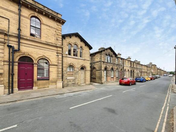 2 bed Terraced for sale Image 8