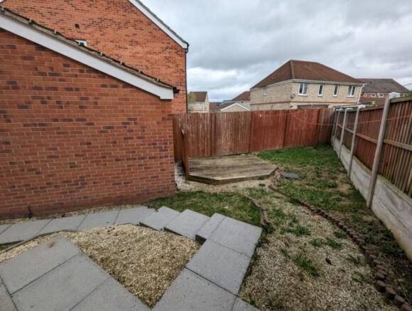 2 bed Semi-Detached to rent Image 5