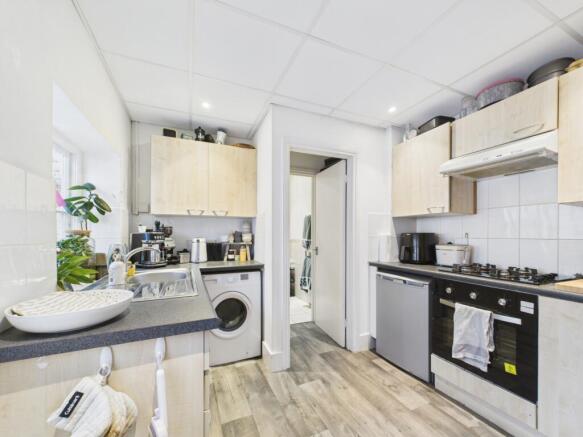 CAM01740G0-PR0471-STILL002