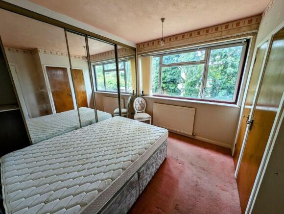 bed 2.jpg