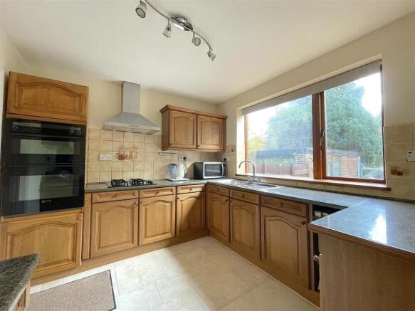 Kitchen (1).jpeg