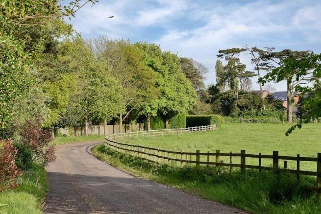 DRIVEWAY APPROACH