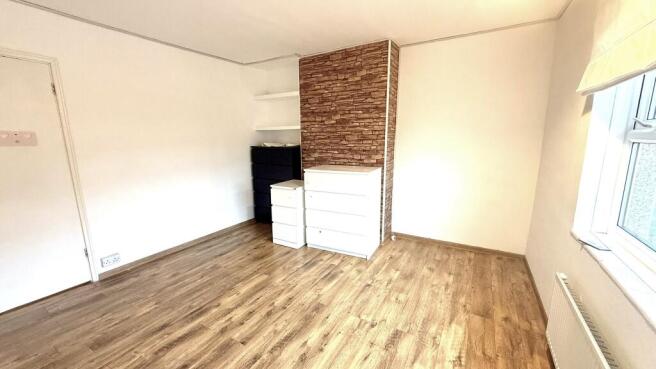 2 bed House to rent Image 8