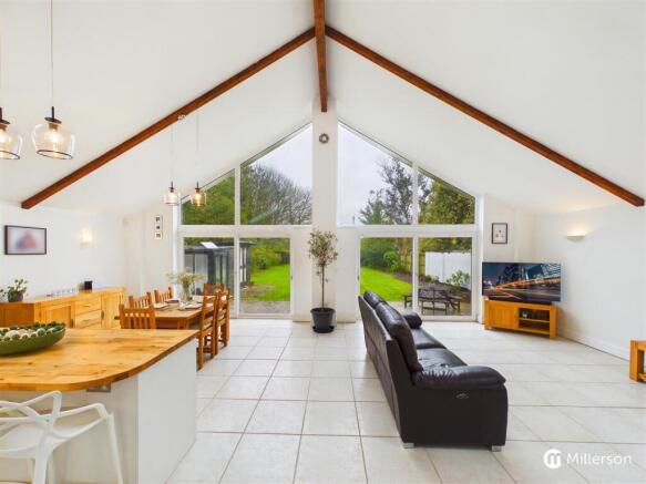 OPEN PLAN LOUNGE/KITCHEN/DINER