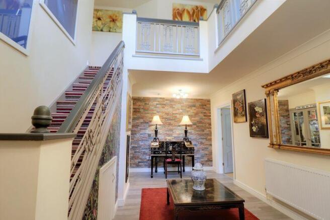 Hallway & Gallery Landing
