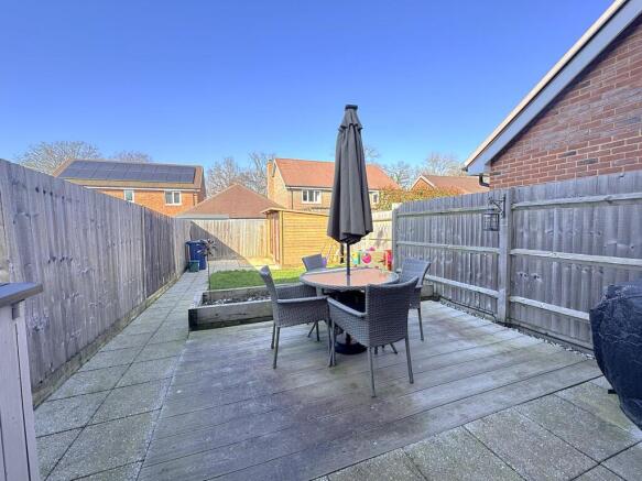 Marjoram Avenue, Cranleigh, GU6 photo 4