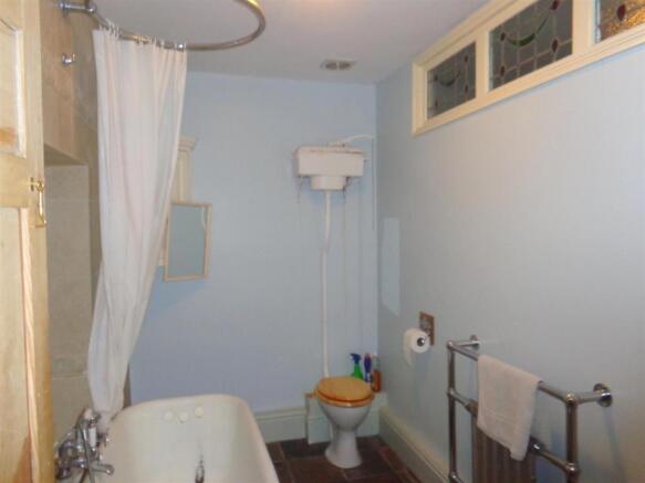 DSC01811_Bathroom.jpg