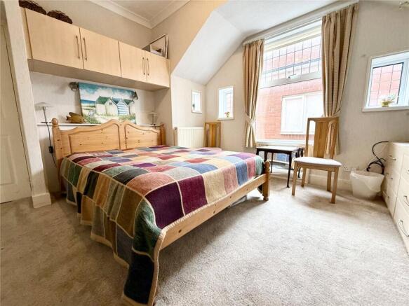 3 bed Apartment for sale Image 5