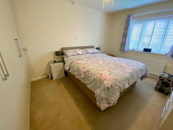 2 bed Semi-Detached Bungalow for sale Image 9