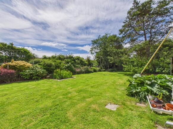2 bed Detached Bungalow for sale Image 10