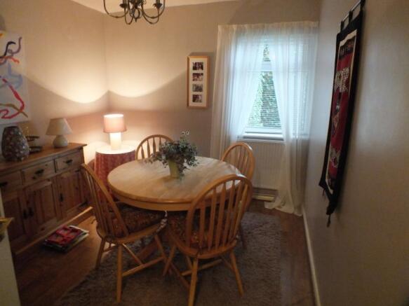 Bedroom 2 / Dining Room