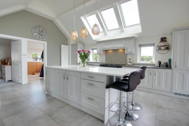 4 bed Detached Bungalow for sale Image 9