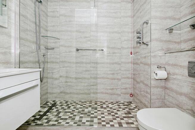 SHOWER ROOM