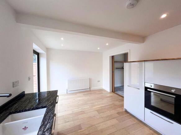 3 bed Detached for sale Image 9