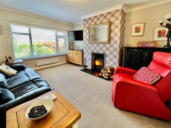 9 Mayflower Drive 4.JPG