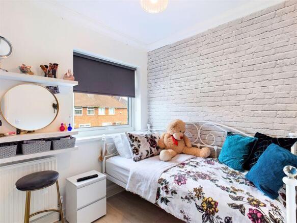 3 bed Semi-Detached to rent Image 9