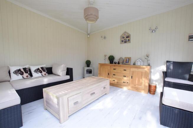 Summer house Internal