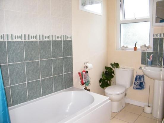 Main Hse Bathroom