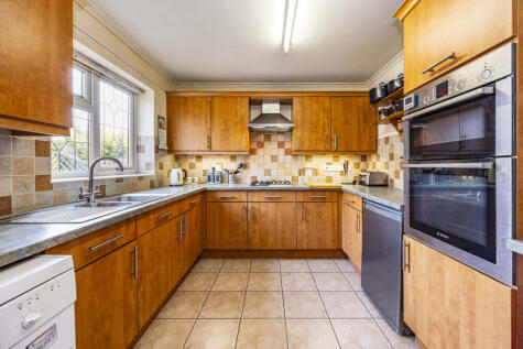 Cullen Close, Newark, NG24