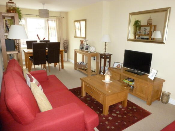 Lounge/Dining Room