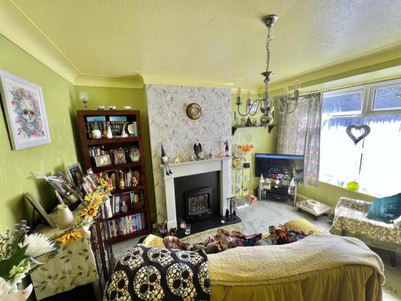 2 bed House for sale Image 2