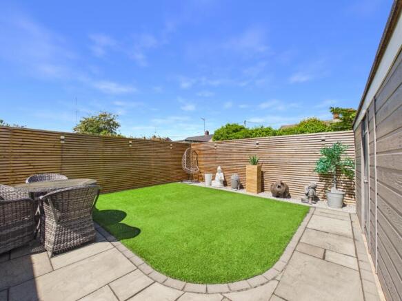 3 bed Semi-Detached Bungalow for sale Image 12
