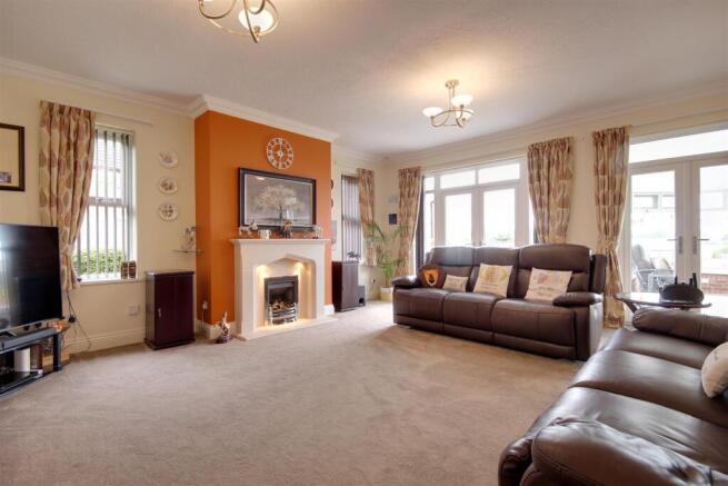 3 bed Detached Bungalow for sale Image 8