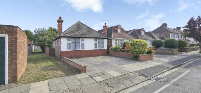 2-bed bungalow on London, Enfield, Greater London, EN2, £639,950