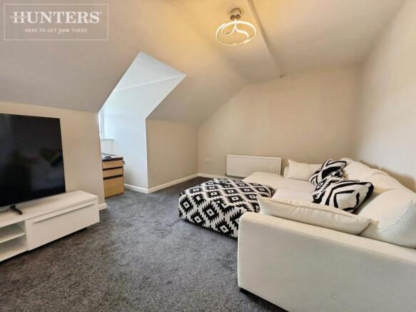 2 bed Penthouse to rent Image 7