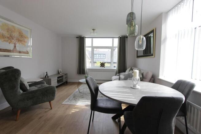 2 bed Apartment to rent Image 10