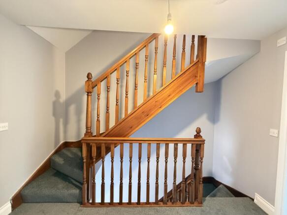 4 bed Town House for sale Image 8