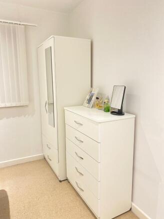 2 bed Flat to rent Image 4