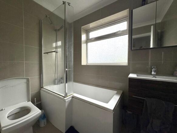 5 bed House to rent Image 7