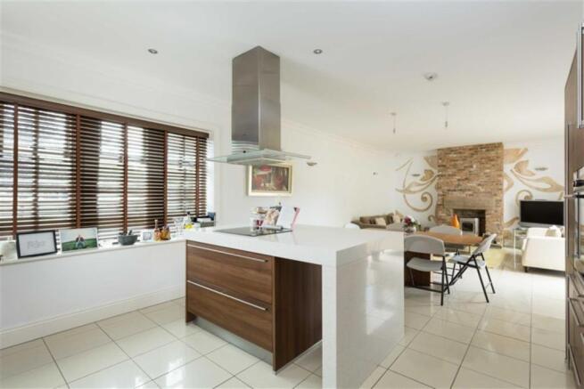 Sitting/Dining Room/