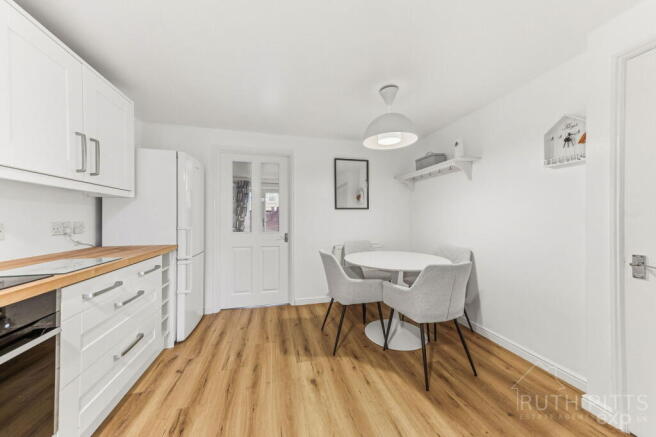 3 bed Town House for sale Image 6