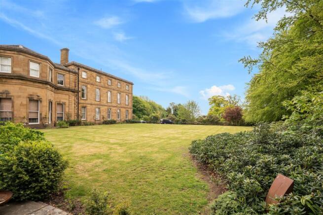 3 bed House for sale Image 4