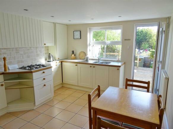 KITCHEN: