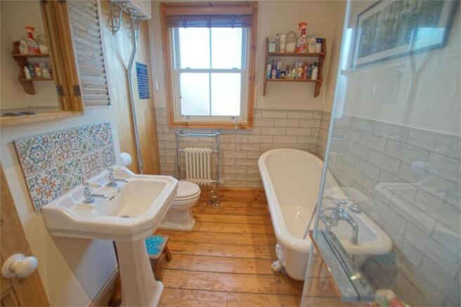 Photo 11