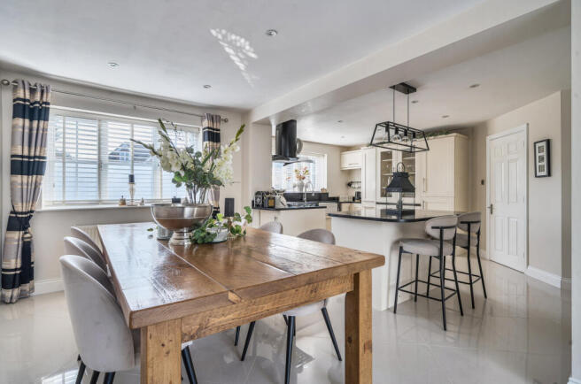 1409075-7-69a86cc...